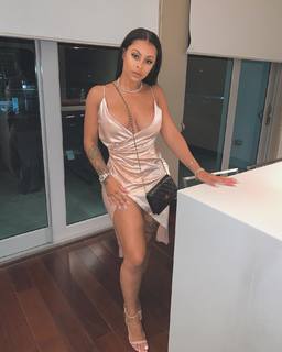 Alexis Skyy feet photo thumbnail