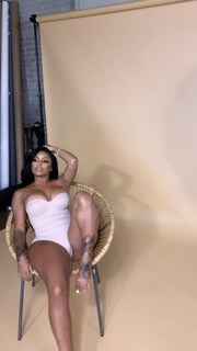 Alexis Skyy feet photo thumbnail