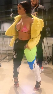 Alexis Skyy feet photo thumbnail