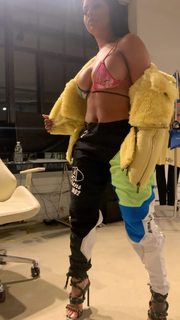 Alexis Skyy feet photo thumbnail