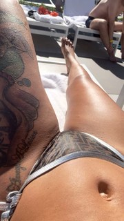 Alexis Skyy feet photo thumbnail