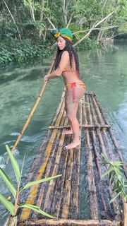 Alexis Skyy feet photo thumbnail