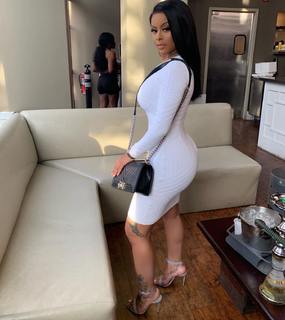 Alexis Skyy feet photo thumbnail