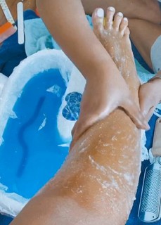 Alexis Skyy feet photo thumbnail