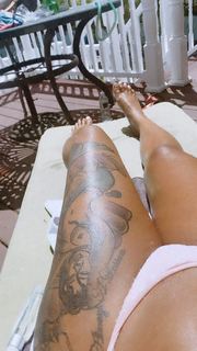 Alexis Skyy feet photo thumbnail