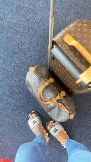 Alexis Skyy feet photo thumbnail