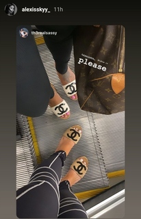 Alexis Skyy feet photo thumbnail