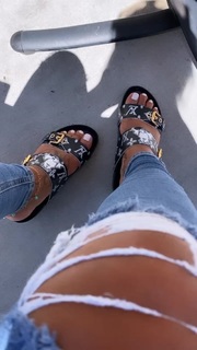 Alexis Skyy feet photo thumbnail