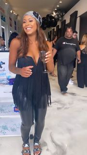 Alexis Skyy feet photo thumbnail