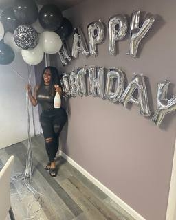 Alexis Skyy feet photo thumbnail