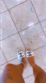 Alexis Skyy feet photo thumbnail