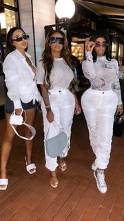 Alexis Skyy feet photo thumbnail