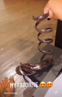 Alexis Skyy feet photo thumbnail