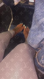Alexis Skyy feet photo thumbnail