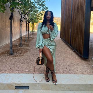 Alexis Skyy feet photo thumbnail