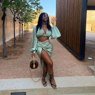 Alexis Skyy feet photo thumbnail