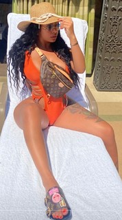 Alexis Skyy feet photo thumbnail
