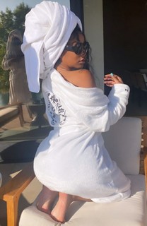 Alexis Skyy feet photo thumbnail