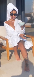 Alexis Skyy feet photo thumbnail