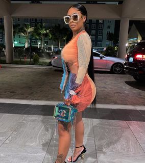 Alexis Skyy feet photo thumbnail