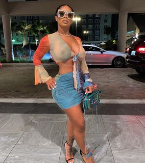 Alexis Skyy feet photo thumbnail
