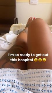 Alexis Skyy feet photo thumbnail