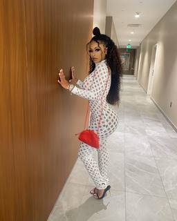 Alexis Skyy feet photo thumbnail