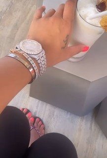 Alexis Skyy feet photo thumbnail