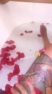 Alexis Skyy feet photo thumbnail