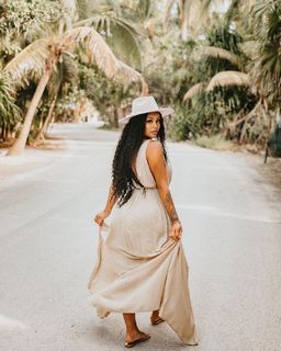 Alexis Skyy feet photo thumbnail