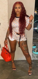 Alexis Skyy feet photo thumbnail