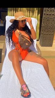 Alexis Skyy feet photo thumbnail
