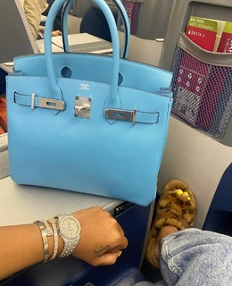 Alexis Skyy feet photo thumbnail