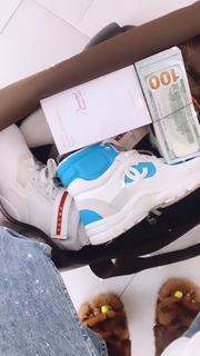 Alexis Skyy feet photo thumbnail