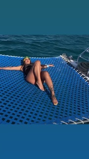 Alexis Skyy feet photo thumbnail