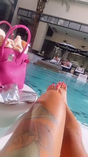 Alexis Skyy feet photo thumbnail