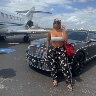 Alexis Skyy feet photo thumbnail