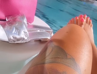 Alexis Skyy feet photo thumbnail