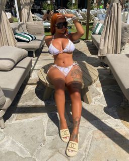 Alexis Skyy feet photo thumbnail