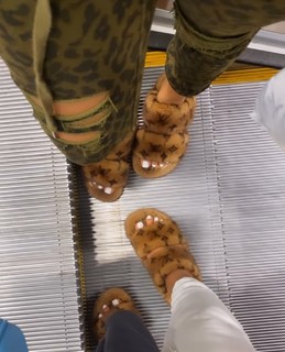 Alexis Skyy feet photo thumbnail