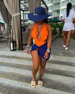 Alexis Skyy feet photo thumbnail