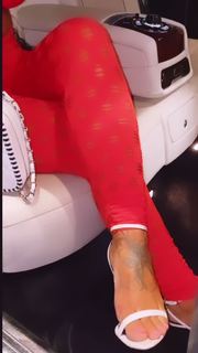Alexis Skyy feet photo thumbnail