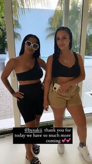 Alexis Skyy feet photo thumbnail