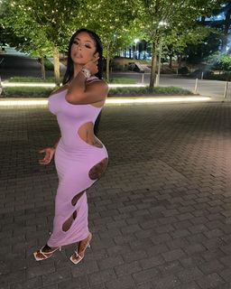 Alexis Skyy feet photo thumbnail
