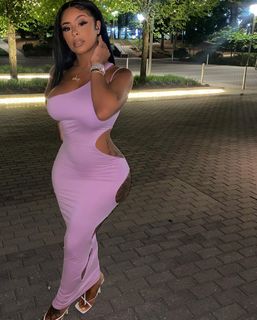 Alexis Skyy feet photo thumbnail