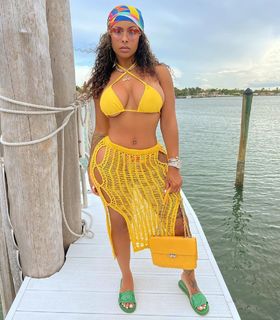 Alexis Skyy feet photo thumbnail