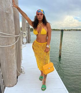 Alexis Skyy feet photo thumbnail