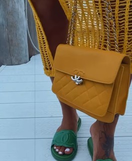 Alexis Skyy feet photo thumbnail