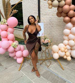 Alexis Skyy feet photo thumbnail