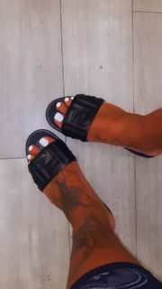 Alexis Skyy feet photo thumbnail